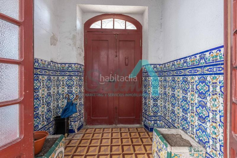 Foto acf42ac2-704c-401d-9d20-fdc36b96d4cd. Édifice dans Navia