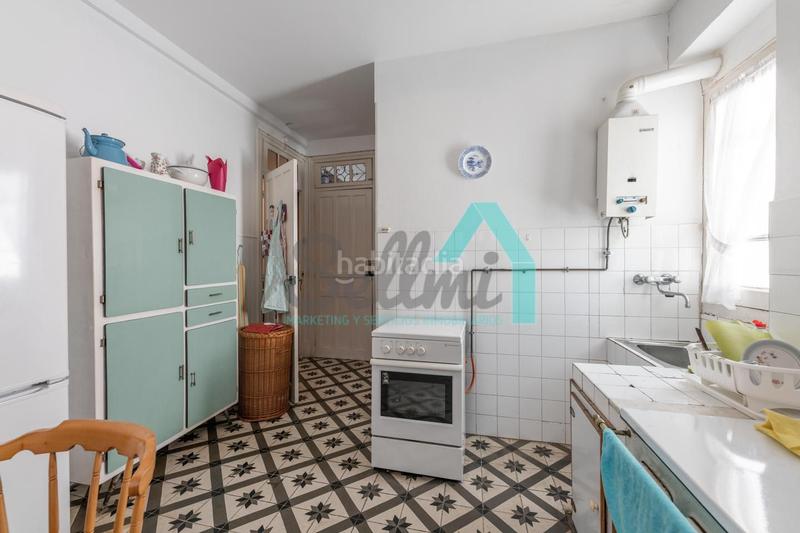 Foto b664000e-5e99-457a-b099-b2ad1b23076f. Édifice dans Navia