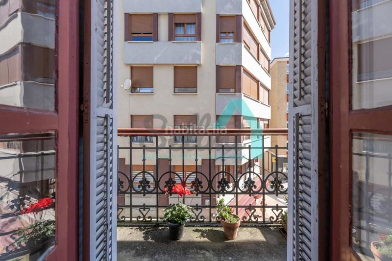 Foto ced1ec08-cd4c-4c0d-8f59-4cdd37327635. Édifice dans Navia