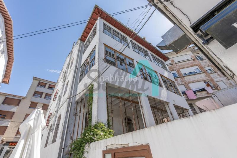 Foto d4146096-0834-460a-8b79-7f00cd4c72f0. Édifice dans Navia