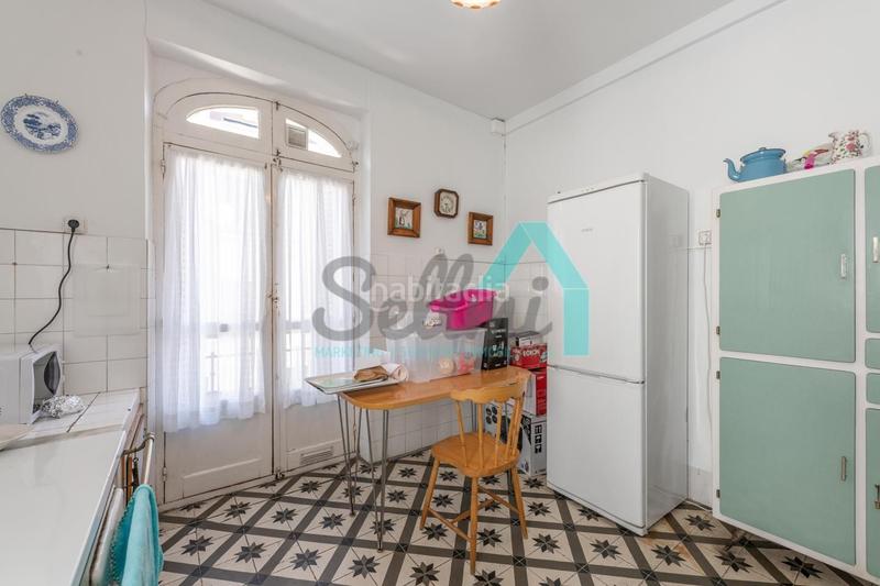 Foto ef866a29-3827-47a8-856f-5a405b4ed63d. Édifice dans Navia