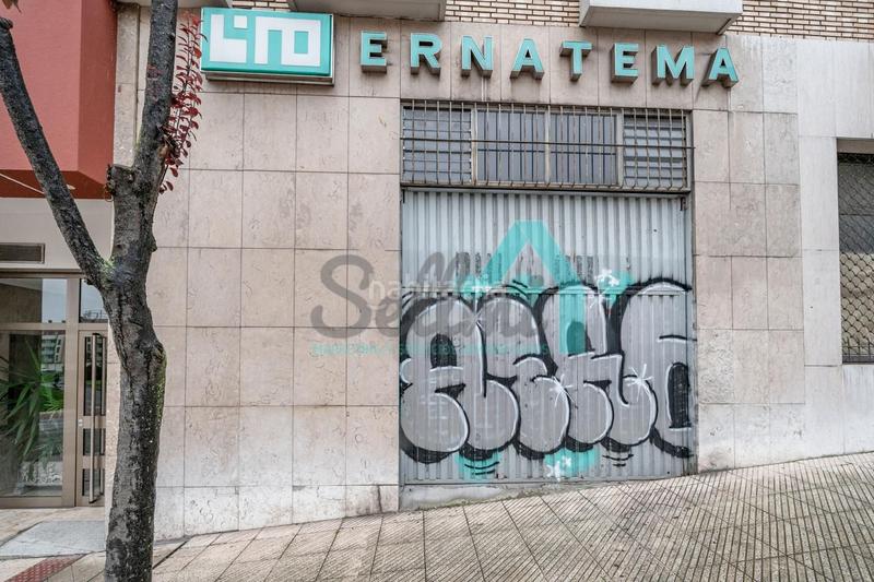 Foto 9cd290bc-5c22-4744-97fa-a1a842e108a8. Local comercial a Santo Domingo - El Campillín Oviedo
