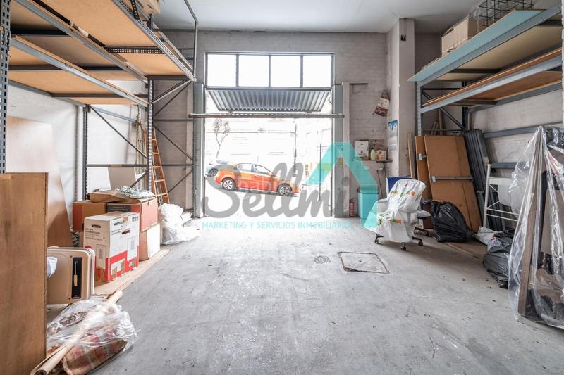 Foto c44a8cc4-b0be-4d91-a47c-3b8812db67f9. Local comercial a Santo Domingo - El Campillín Oviedo