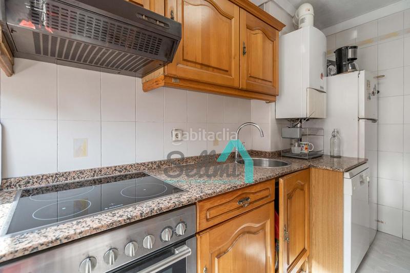 Foto 2c6e539a-1f76-4b11-9d32-b48658d1e950. Rent duplex with heating in El Postigo Oviedo