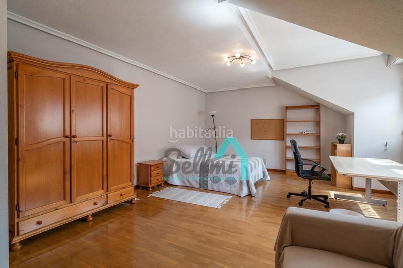 Foto 9bf66897-9e43-4c1c-a681-656cc35dfec2. Rent duplex with heating in El Postigo Oviedo