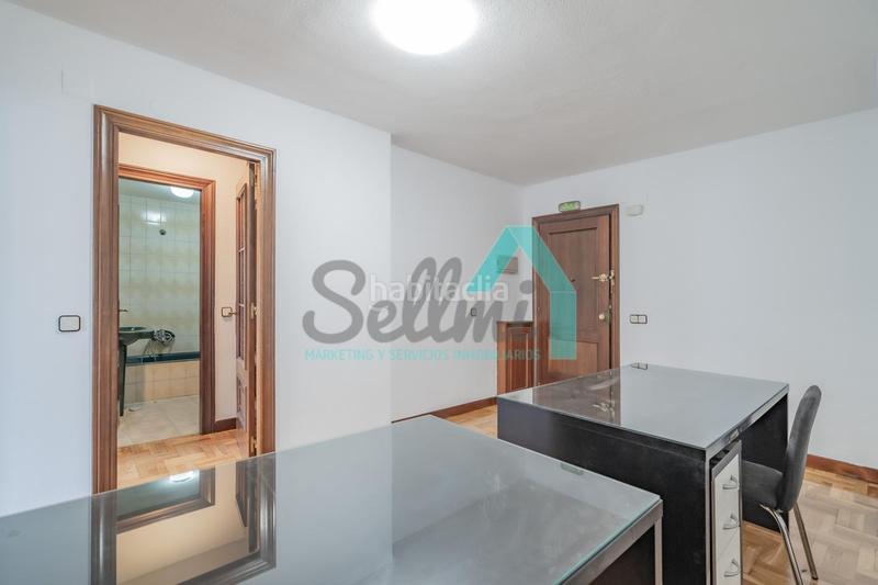 Foto 1bc75792-5f6a-437d-8092-93a17dfeadae. Miete büro mit heizung in Salesas - Foncalada - Campoamor Oviedo