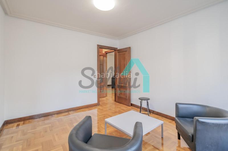 Foto 4895f476-e6e6-4b50-8be3-59ec6c9a3c95. Miete büro mit heizung in Salesas - Foncalada - Campoamor Oviedo