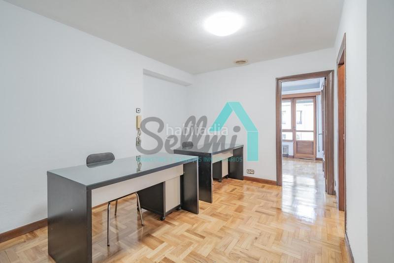 Foto 66d104a3-656f-4ef8-8afe-0d4f1399fd6d. Miete büro mit heizung in Salesas - Foncalada - Campoamor Oviedo