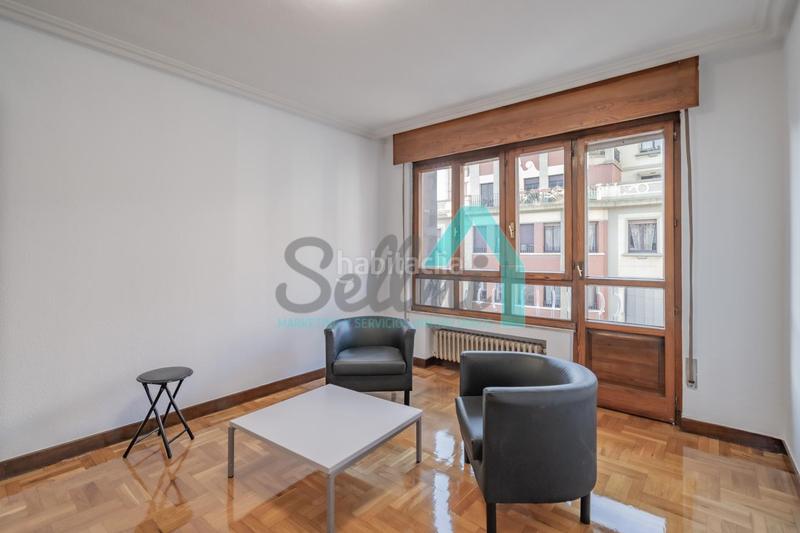 Foto 2e000e22-095d-4609-9530-c6ad359e85af. Alquiler oficina en Salesas - Foncalada - Campoamor Oviedo