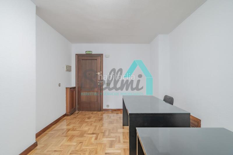 Foto c271a723-2bcd-4c9c-a249-3fcb393c45fc. Alquiler oficina en Salesas - Foncalada - Campoamor Oviedo