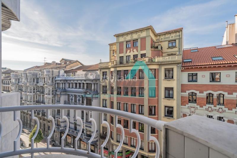 Foto d8f8d025-582c-4fff-8d9f-bdc7cf93be1b. Lloguer oficina amb calefacció a Salesas - Foncalada - Campoamor Oviedo