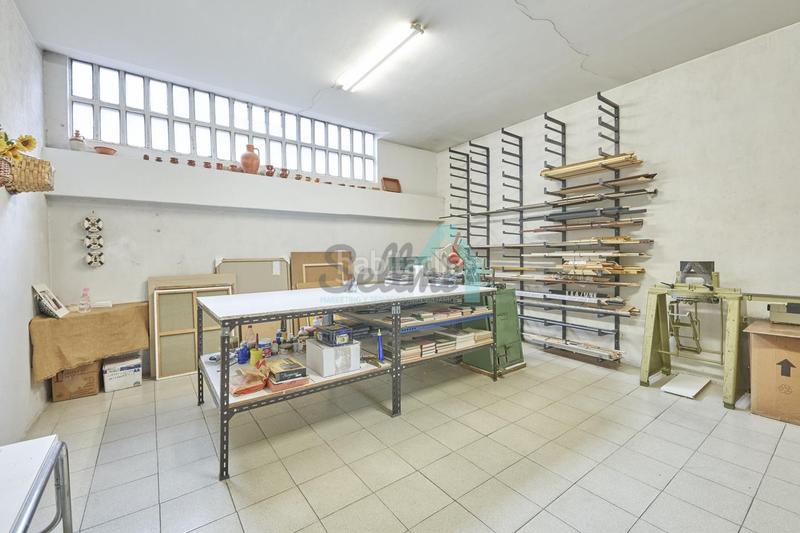 Foto 26ae3c75-4b8b-4aa1-a467-700daf70c6f4. Local comercial en El Postigo Oviedo