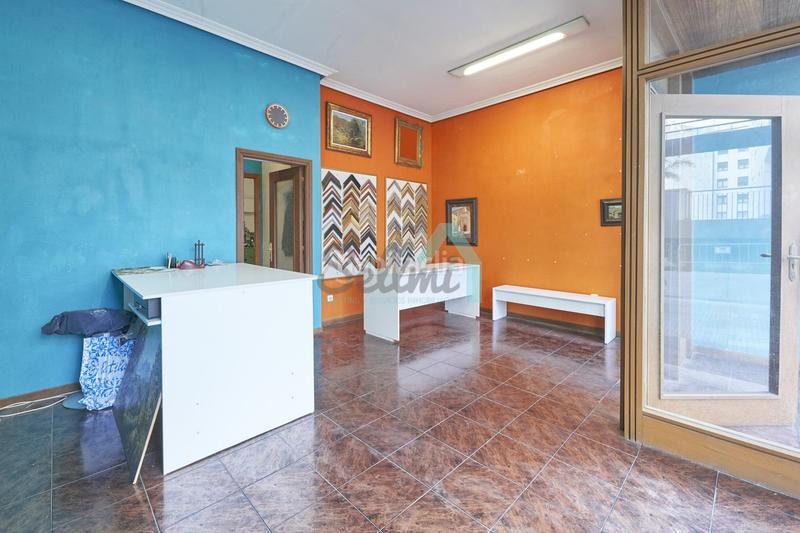 Foto 5e564dd0-d45d-404d-a4ad-c6ac60525f1a. Local comercial en El Postigo Oviedo