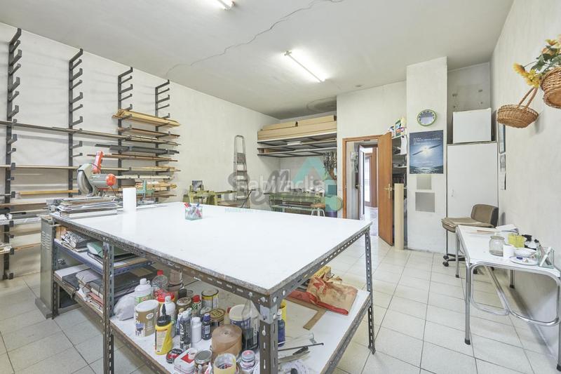 Foto ec0b6ef0-74ce-4361-a14d-7f31ef5ff8d3. Local comercial en El Postigo Oviedo