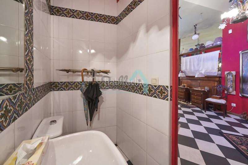 Foto 15f2e291-5f80-43cb-b408-160942f40322. Locale commerciale con riscaldamento in Sama Langreo