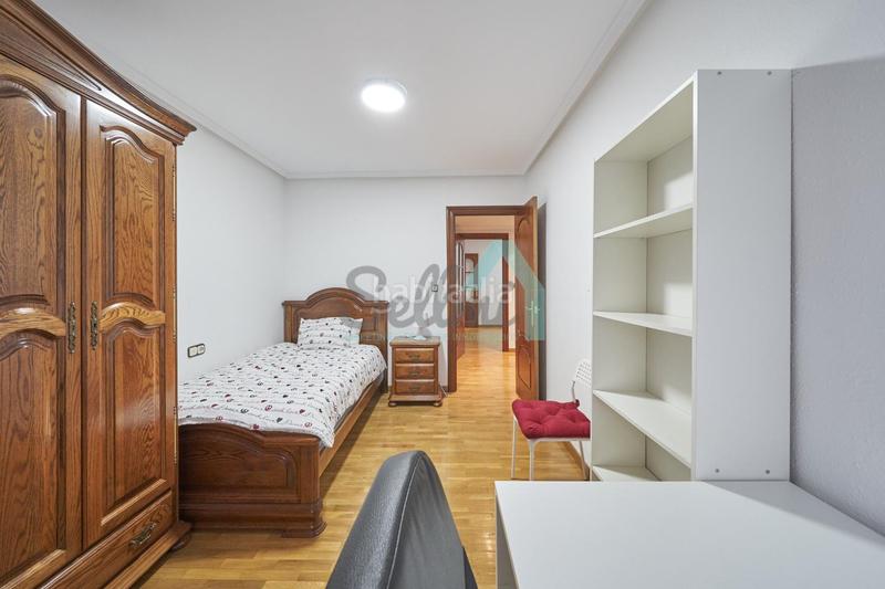 Foto d8711acd-435f-4987-bc12-e5dbc15cb41b. Affitto appartamento con riscaldamento in Santo Domingo - El Campillín Oviedo