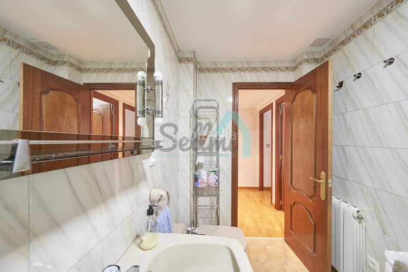 Foto d8b4a68d-e512-4df5-b0e9-b2210c3d69db. Alquiler piso en Santo Domingo - El Campillín Oviedo
