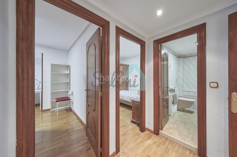Foto f5c3167a-1eba-4a0a-b55d-f6da97871d40. Alquiler piso en Santo Domingo - El Campillín Oviedo