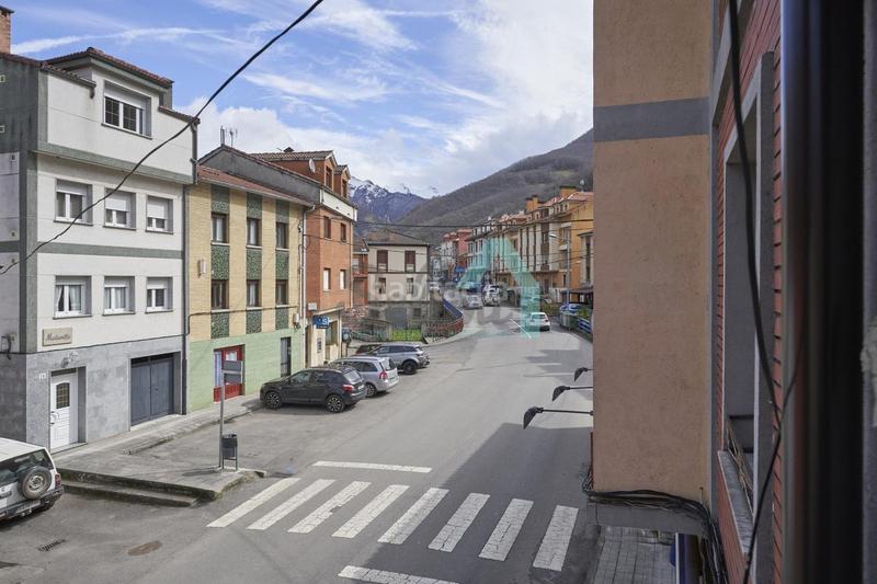 Foto 115b1aeb-6f08-4497-ac80-f9d5365c3f1c. Edifici a Aller