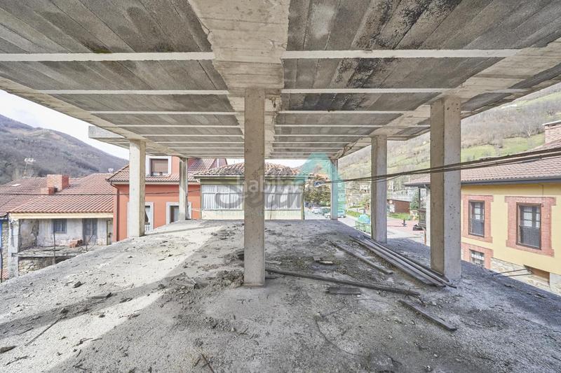 Foto 6505ef9c-e8ab-42ac-99b1-6181f1ab87d1. Edifici a Aller