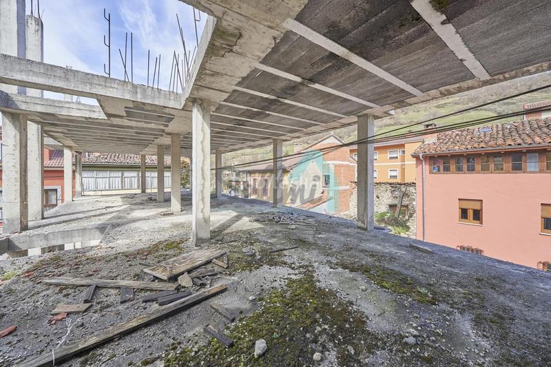 Foto 6dce5940-2731-45ef-9270-09c37f3bf4c0. Edifici a Aller