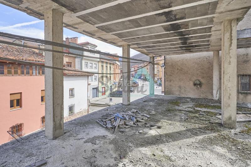 Foto 9a7ed9d1-3211-4e9f-ba6f-93b0721683e5. Edifici a Aller