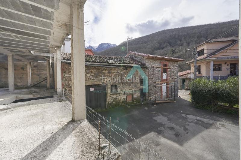 Foto ad69ea44-9af2-42cd-a2d5-74d38ebf3f68. Edifici a Aller