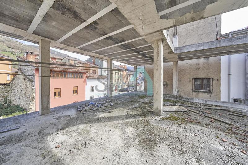 Foto d10c9025-50ce-4af2-b74f-505076075e90. Edifici a Aller