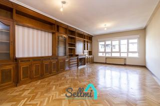 Zweistöckige Wohnung  De galicia