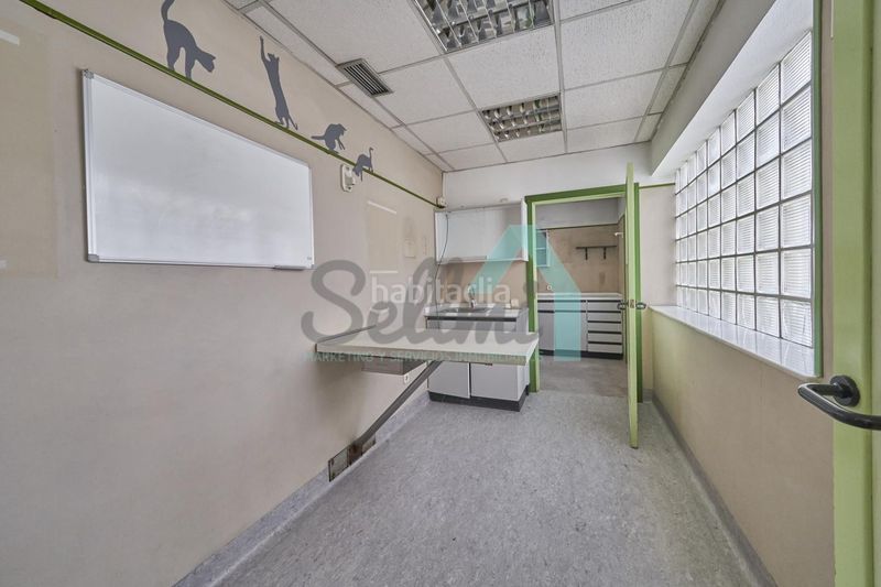 Foto a2dd332f-58ab-4f57-965e-850a7226372a. Local comercial a Ceares Gijón