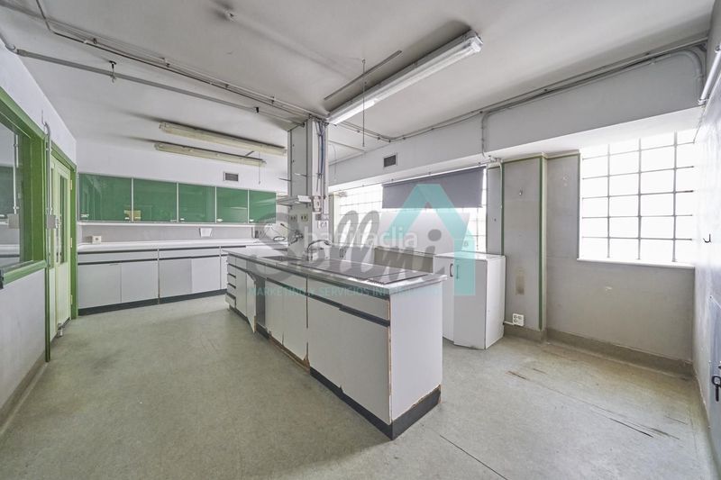 Foto ac03f621-27e0-434d-8261-ad9d9c204175. Local comercial a Ceares Gijón