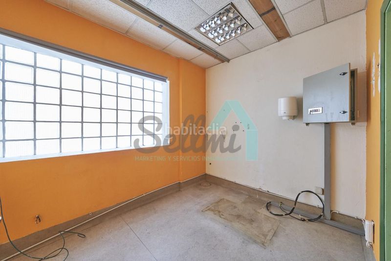 Foto b6b0a4f3-2060-465f-845a-f02e1e8fde30. Local comercial a Ceares Gijón