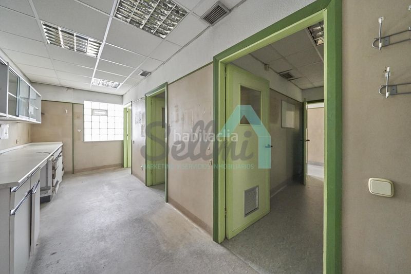 Foto d8efadff-2c1f-4186-986b-c56485c2c69f. Local comercial a Ceares Gijón