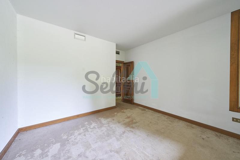 Foto ab1934b8-0e0e-42c8-bb79-239c4da31709. Casa con parcheggio piscina in Cabueñes Gijón