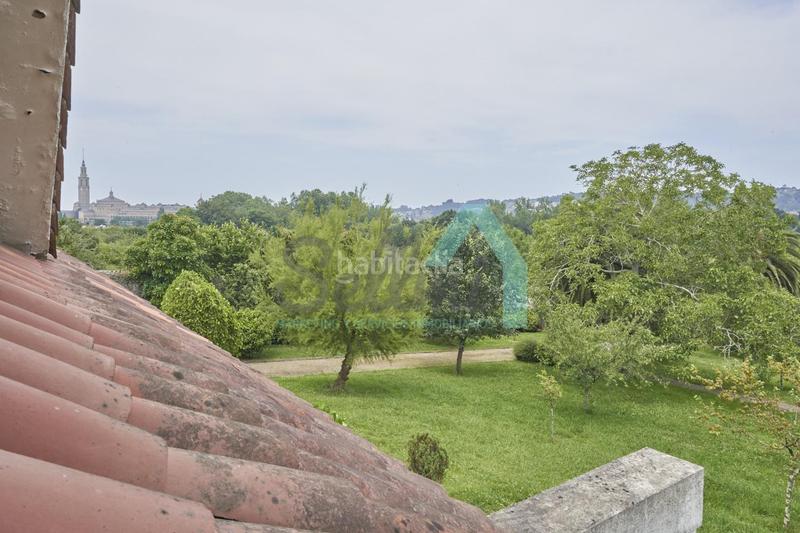 Foto d463d55b-723a-469c-95bb-9096867170fd. Casa con parcheggio piscina in Cabueñes Gijón