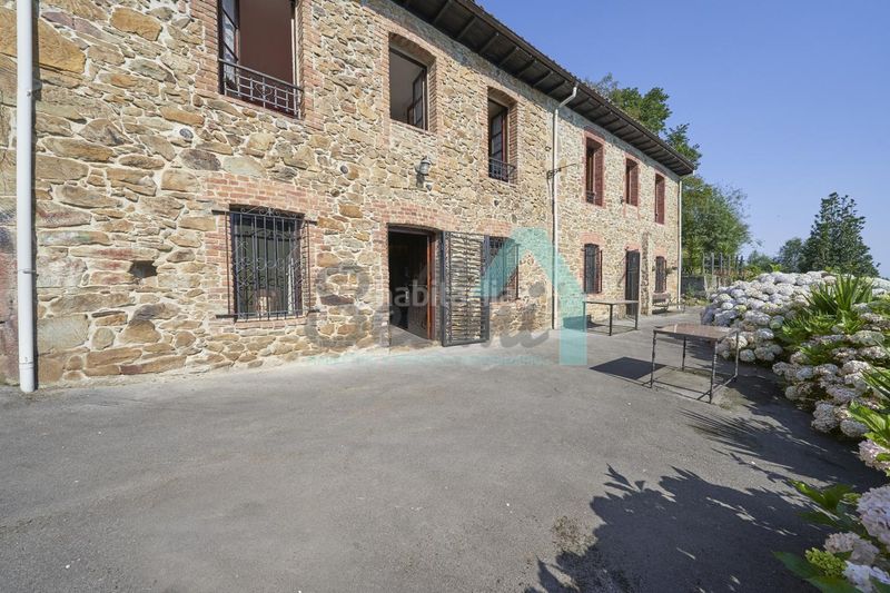 Foto 86d986c8-e24a-4fcc-8b04-b271265c5961. Casa a Sama Langreo