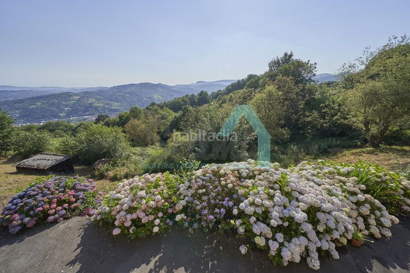 Foto c94633f1-d32d-4d09-bfee-531b972b5f93. Casa a Sama Langreo