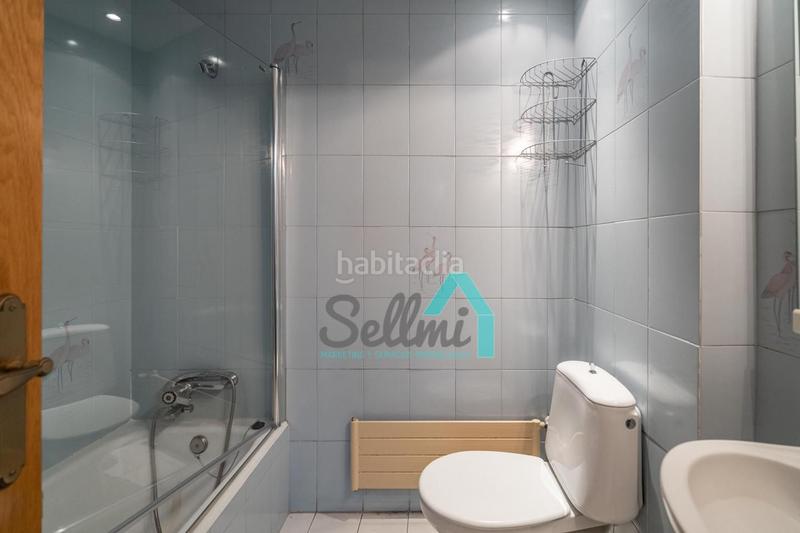 Foto 50ef7a36-4b9c-4e3e-9399-bdf2f91c1380. Piso  en venta en Plaza de América, (asturias, españa).

precio venta: 650.000 €.
superficie construida: 187 m2.
5 habit en Oviedo