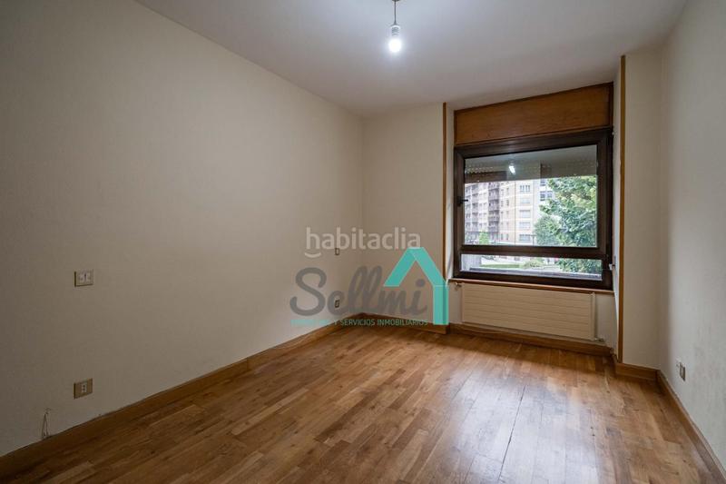 Foto 85dee59c-064e-43af-9cd4-d6b622adaaff. Piso  en venta en Plaza de América, (asturias, españa).

precio venta: 650.000 €.
superficie construida: 187 m2.
5 habit en Oviedo