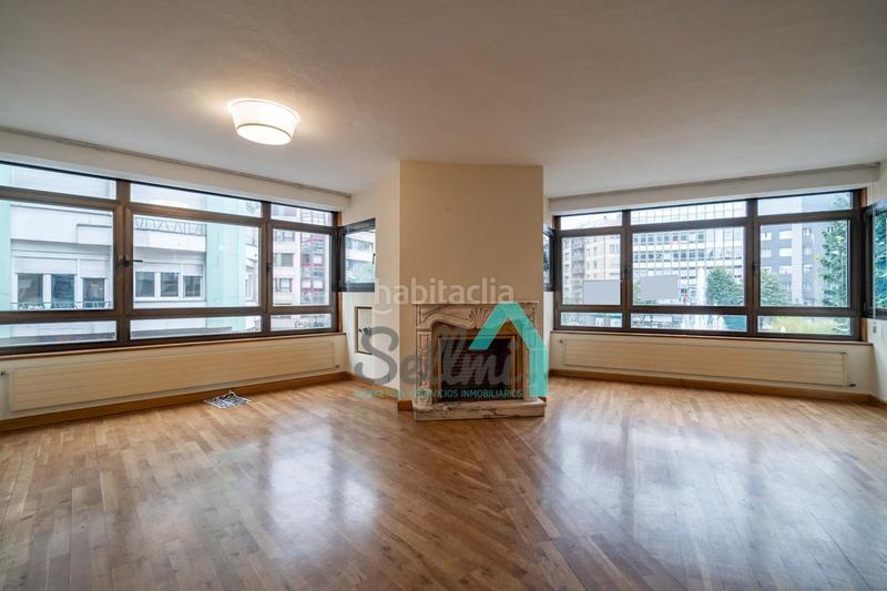 Foto 915182a5-edc3-409f-9aed-d1a4ebc02164. Piso  en venta en Plaza de América, (asturias, españa).

precio venta: 650.000 €.
superficie construida: 187 m2.
5 habit en Oviedo