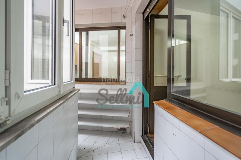Foto a6ebe747-5b70-4941-b1a1-e5ef49202dfa. Piso  en venta en Plaza de América, (asturias, españa).

precio venta: 650.000 €.
superficie construida: 187 m2.
5 habit en Oviedo