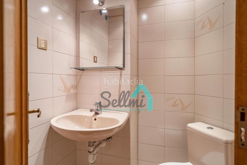 Foto d5acbd1a-bc80-4124-b03b-edf5e60ecebe. Piso  en venta en Plaza de América, (asturias, españa).

precio venta: 650.000 €.
superficie construida: 187 m2.
5 habit en Oviedo