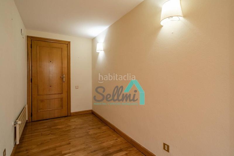 Foto e64d72e5-d192-47c3-92c9-e58ddcbebce1. Piso  en venta en Plaza de América, (asturias, españa).

precio venta: 650.000 €.
superficie construida: 187 m2.
5 habit en Oviedo