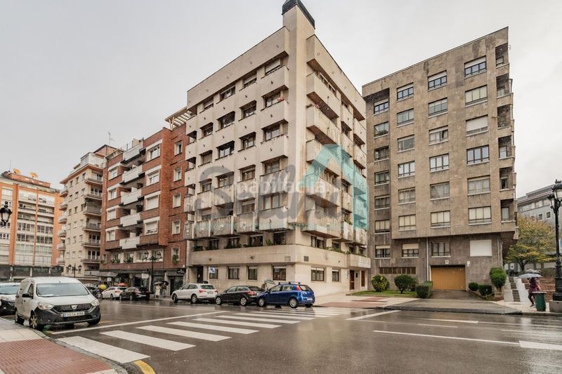 Foto 4989e820-2dfc-4750-bddc-6ea0160f3821. Flat with heating parking in Plaza de América Oviedo