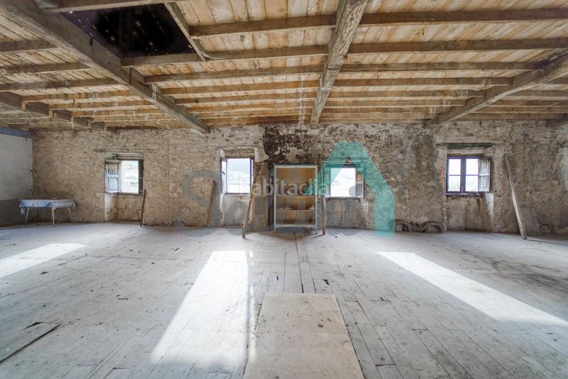 Foto 6805d8e3-c7ba-4457-95f9-5a4b83d642e4. Casa en Salas