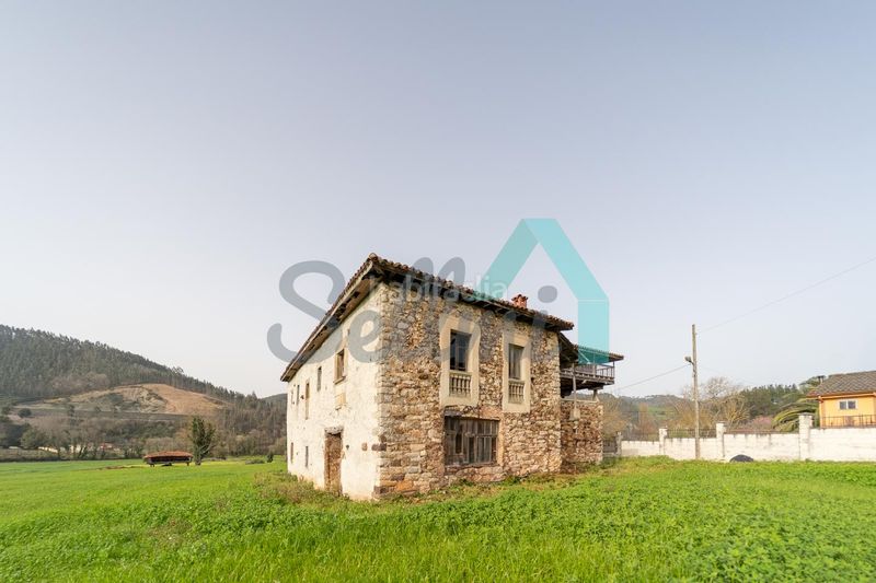 Foto 89f1856c-40cd-464b-a918-bc0b2c0a98b0. Casa en Salas