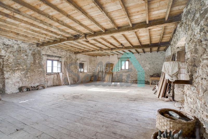 Foto ac3bfab5-c4f9-4ea6-a518-01bf3b1d4e78. Casa en Salas