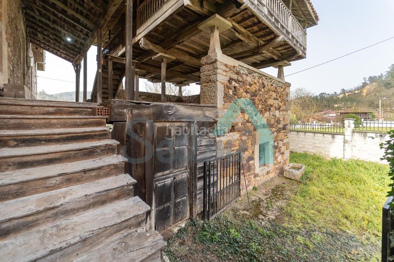 Foto b99f3e46-713d-4bac-966c-88bd38a20581. Casa en Salas