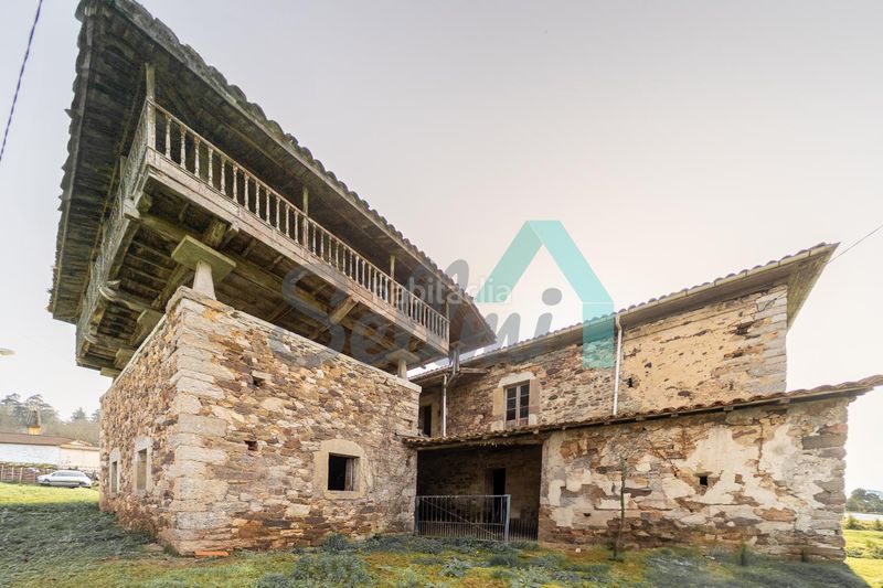 Foto c25245b9-fb4e-474c-883d-ff40dc150dc5. Casa en Salas