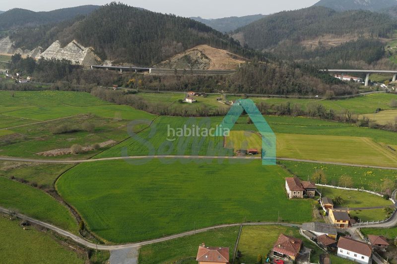 Foto e4c68125-7aec-4cdb-9818-16379fcb613b. Casa en Salas